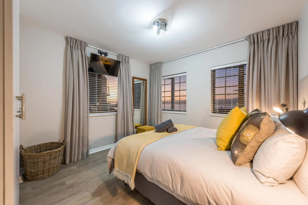 Beacon Wharf , George Hay 3 Holiday Accommodation