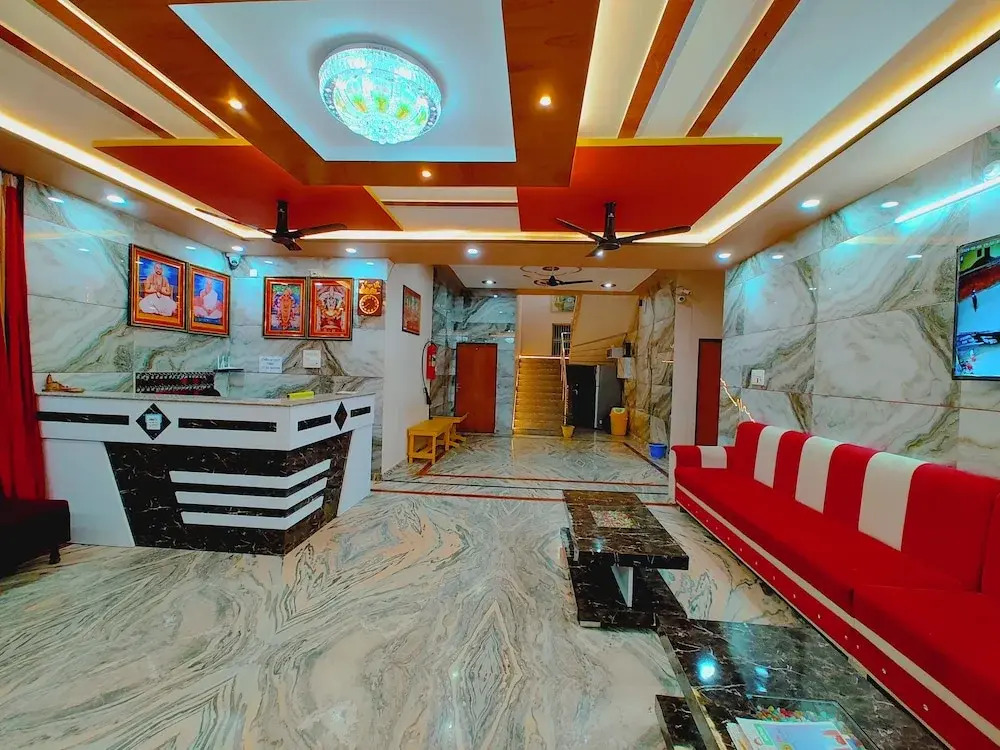 Shree Venkatesh Niliyam 300 M Ram Temple