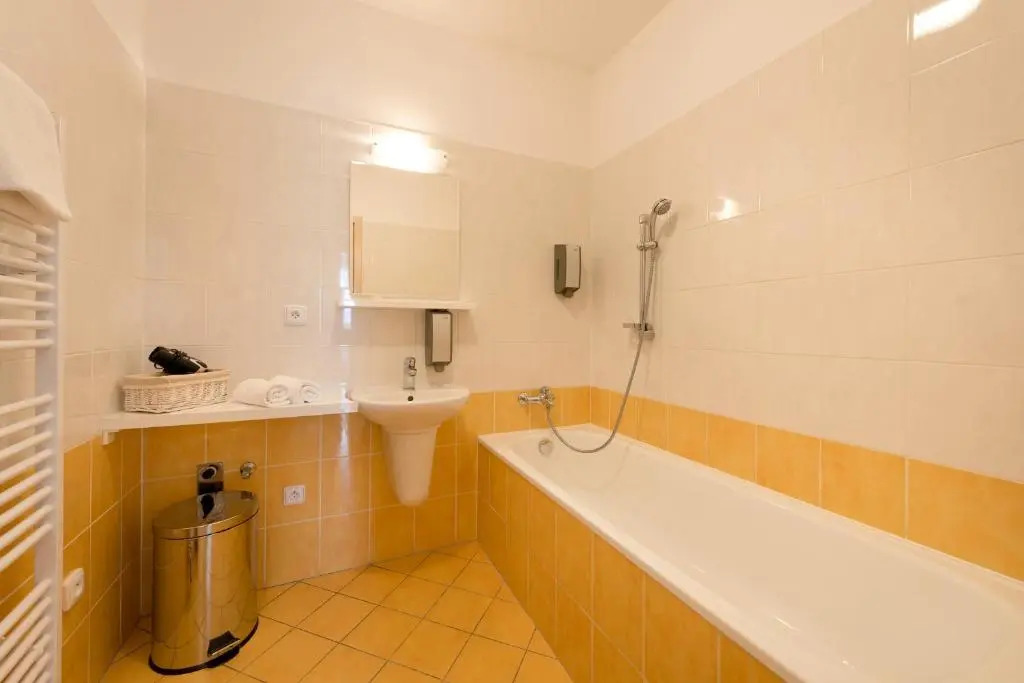 B2B Apartments
