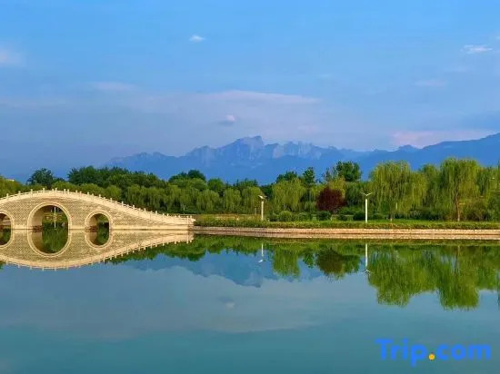 Yuwenquan Hotel