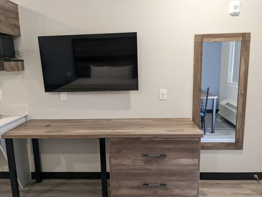 Captain Suites
