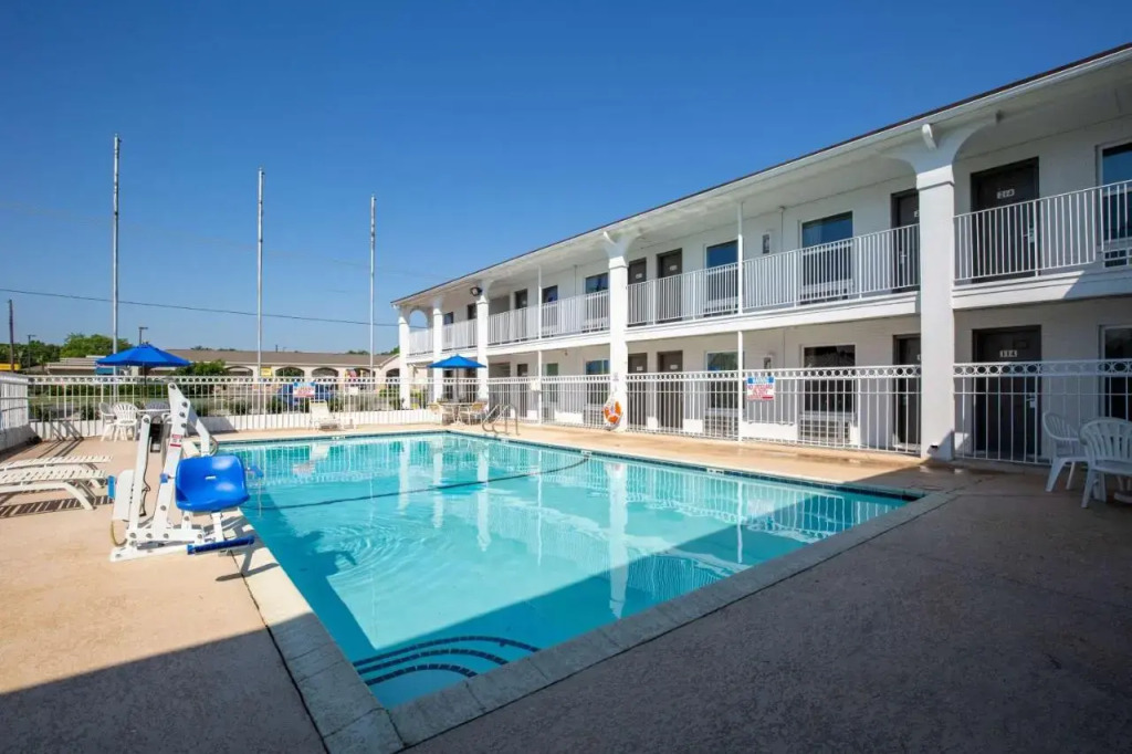 Americas Best Value Inn and Suites Bryan