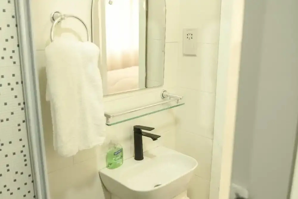 1 Bed Apartment Sleeps 2 -free Parking - Tv & Wifi