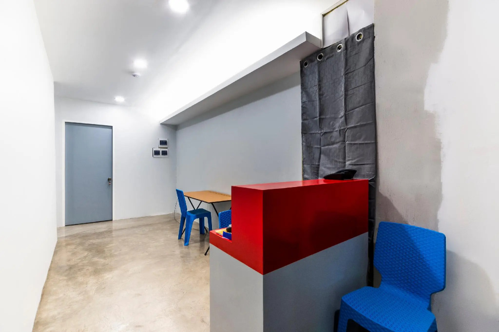 OYO 476 Hedda Hotel (Quarantine Hotel)  (Vaccinated Staff)