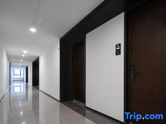 Quanyao Hotel (Jinan West Railway Station Shandong International Convention and Exhibition Center)