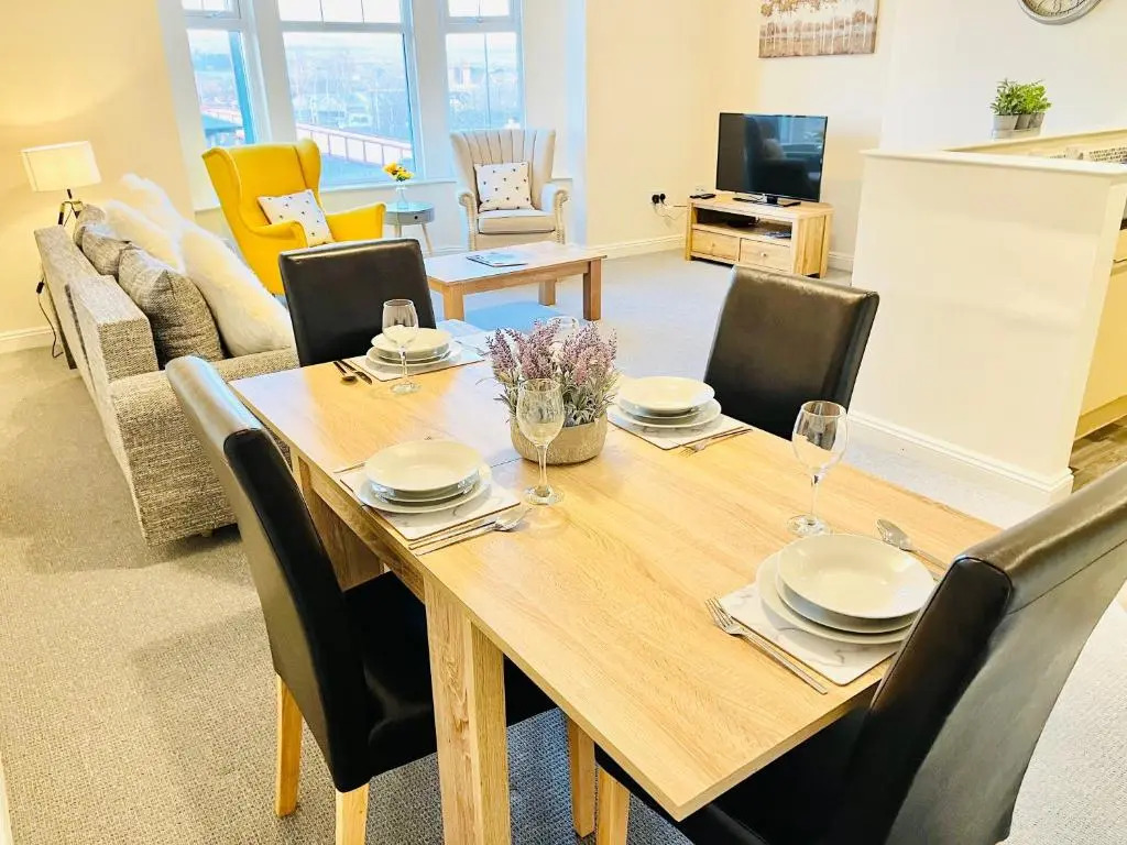 Ilkley Apartment with Parking