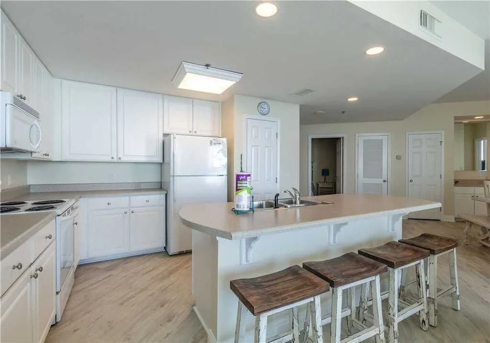 Lighthouse 1404 3 Bedrooms 3 Bathrooms Condo