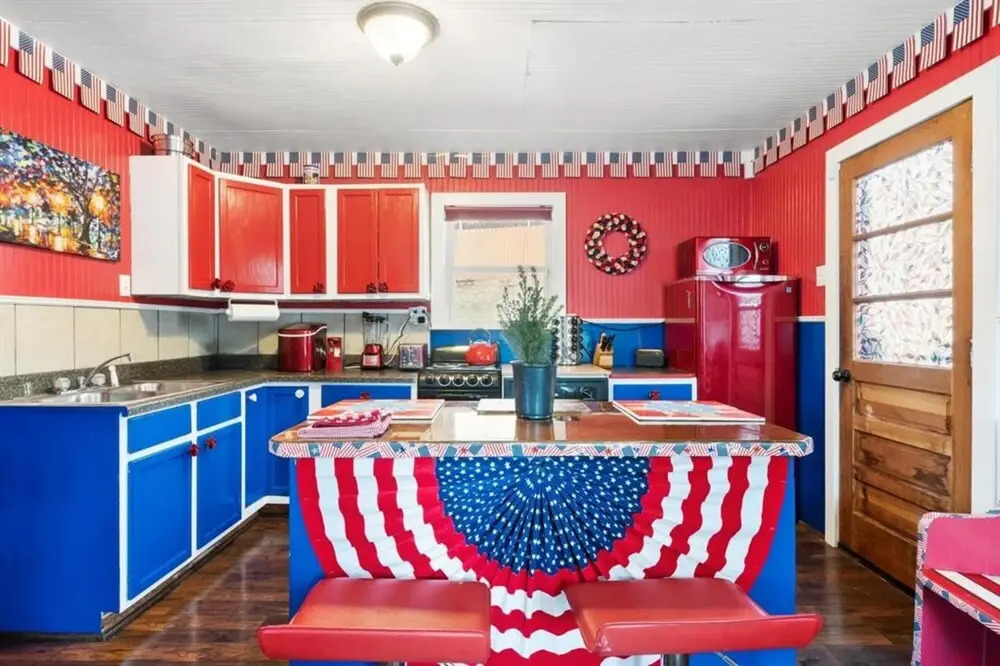 Blue Bonnet's Cabin Nestled in Nature