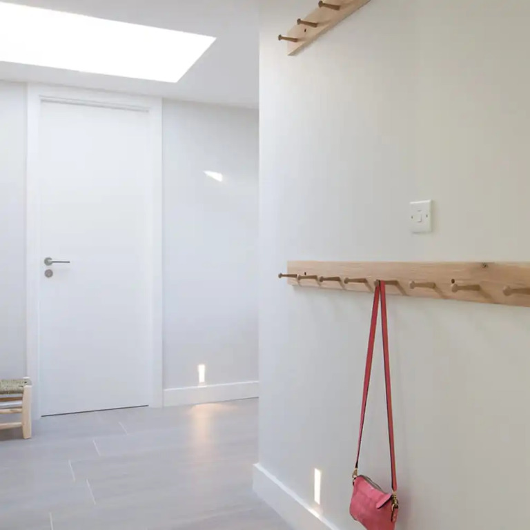 Insta-worthy 4br designer house 5 min to the beach