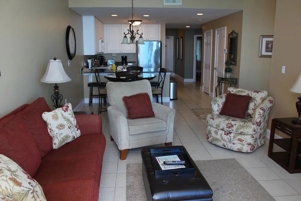 Lighthouse 1405 by ALBVR - Floor to ceiling sliding glass doors - 2BR plus kids bunk room