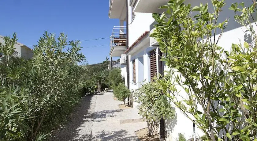 Apartments Nikolina