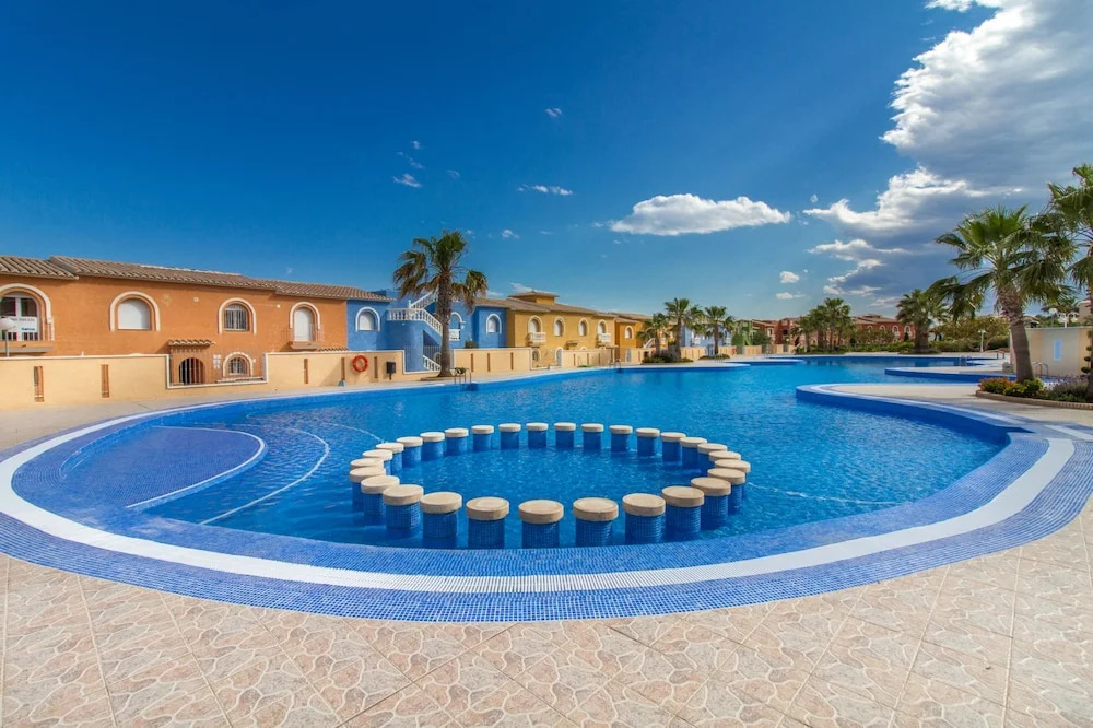 Nice Bungalow Close To The Sea And Services