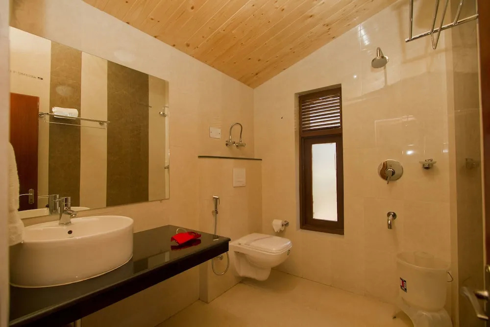 OYO 2943 Hotel Eco Groves