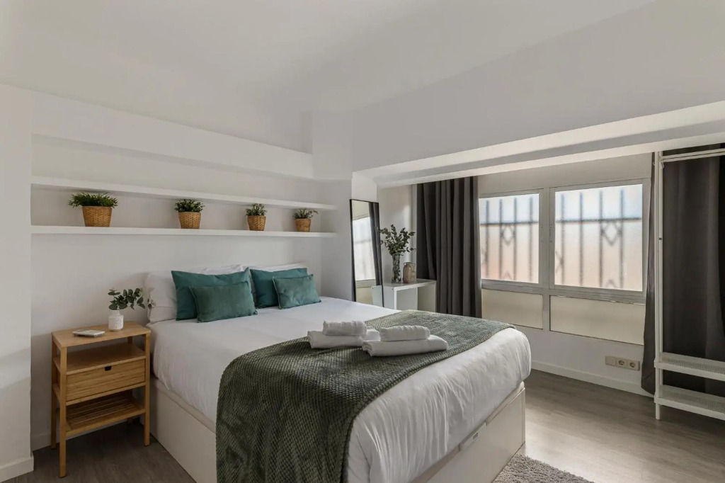 BNBHolder Calm Duplex RETIRO FREE PARKING