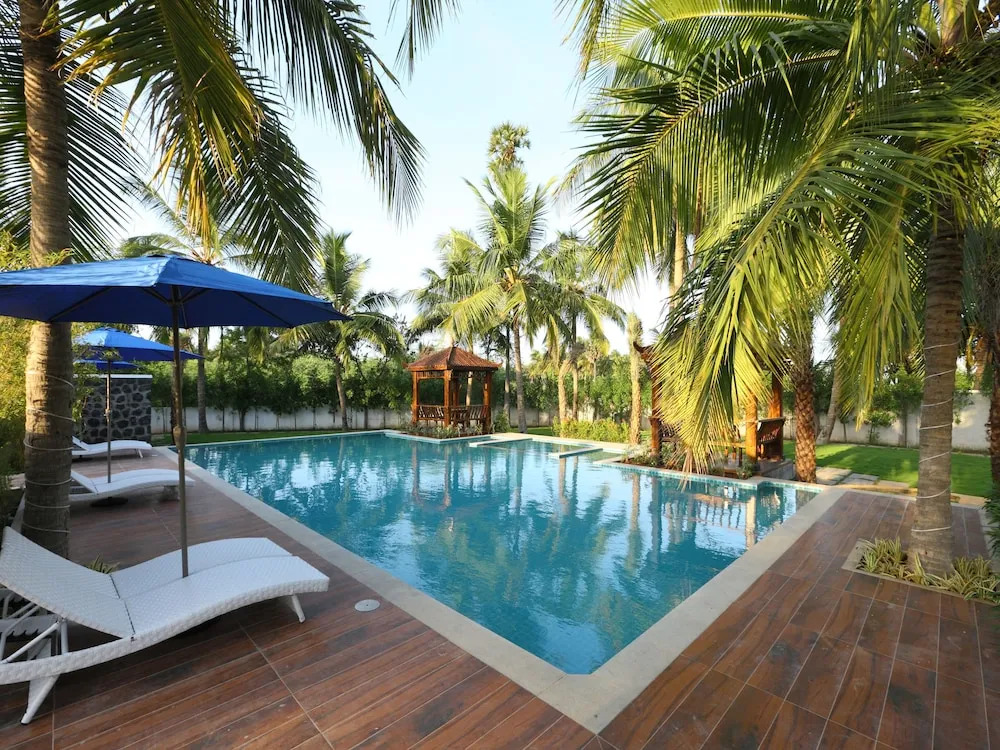 OYO 13820 Coco Retreat Farm