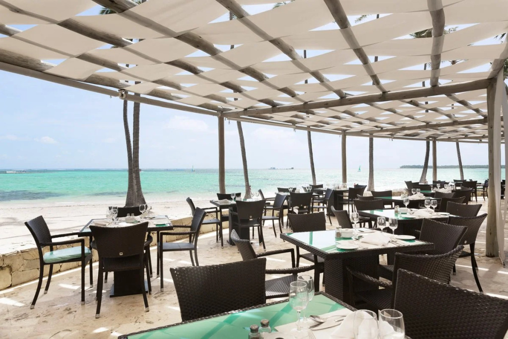Barcel\u00F3 Bavaro Beach & Convention Center