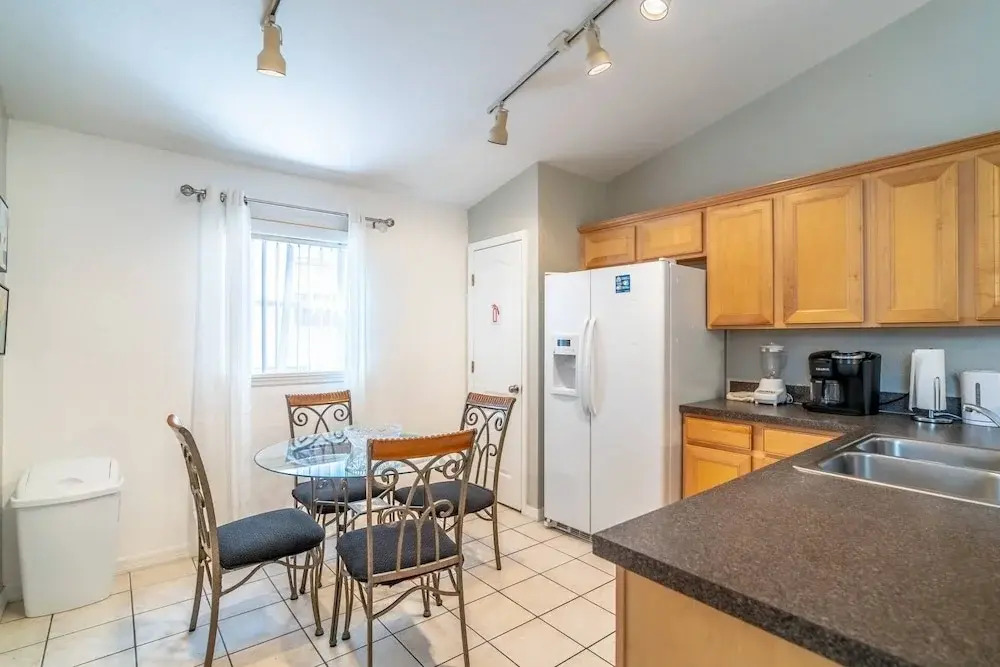 17637 Silver Creek
