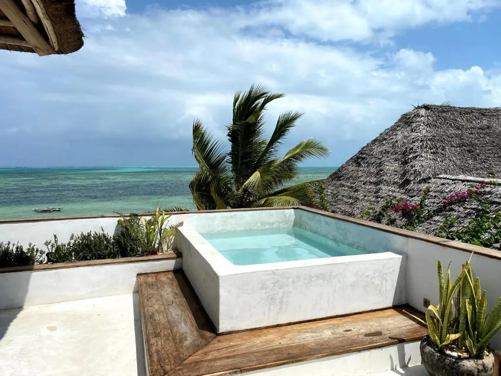 Joya Beach Suites & Villa