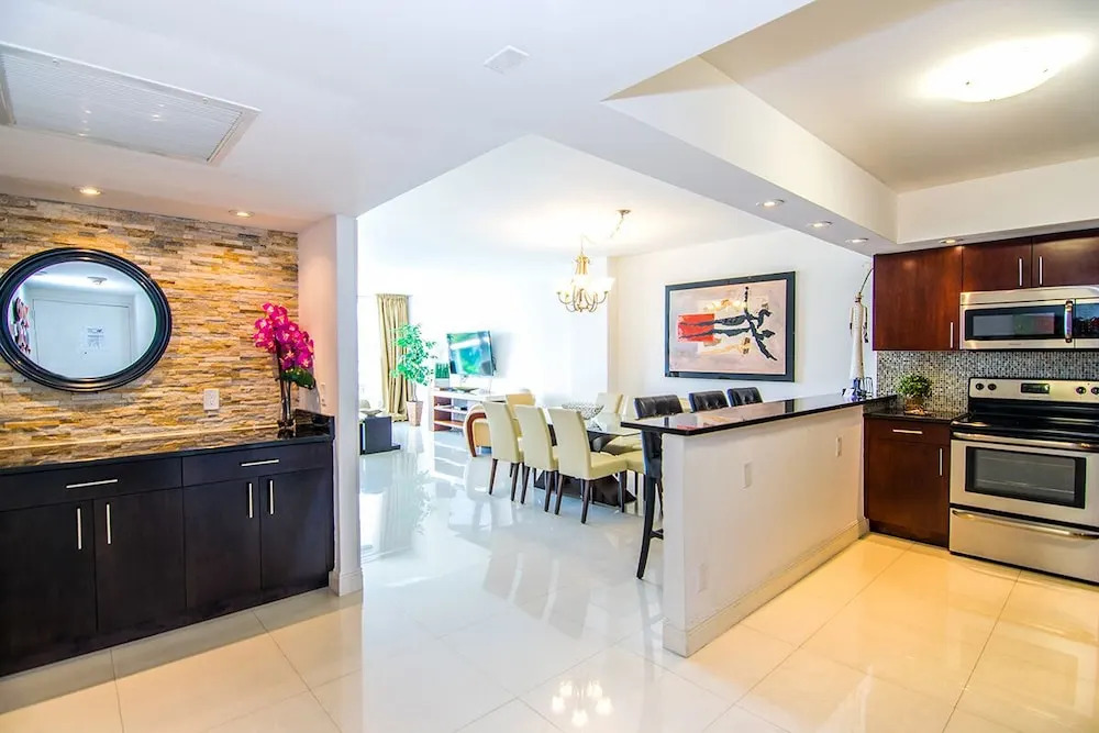 O. Reserve Condominium 2 Bedrooms 2 Bathrooms Condo