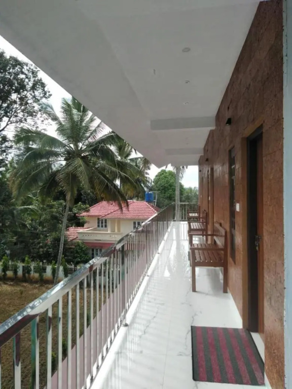 DOLPHIN ENCLAVE SERVICE STUDIO APARTMENTS