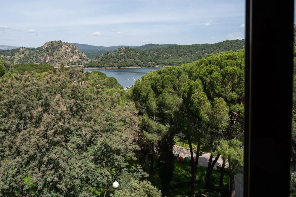 Apartment With Amazing Views to San Juan Lake