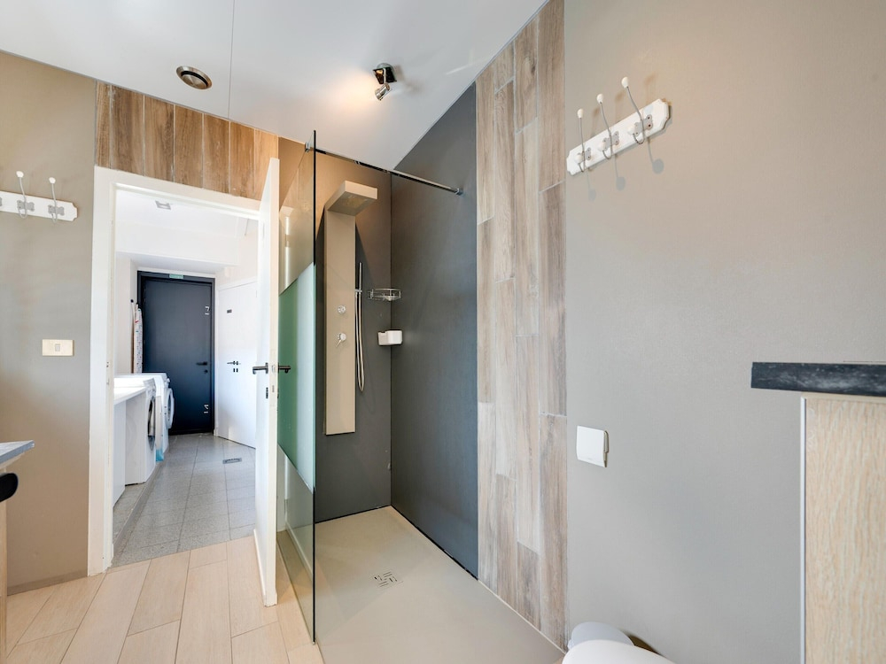Luxury coastal villa with jacuzzi & sauna