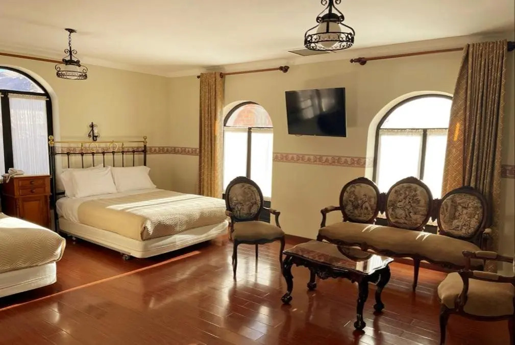 Colonial Hotel Boutique