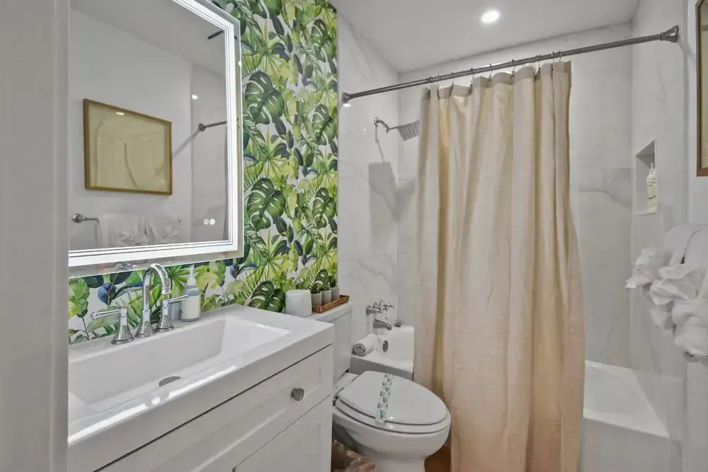 Family & Pet-friendly Home Near Beach, Downtown & Boat Ramp
