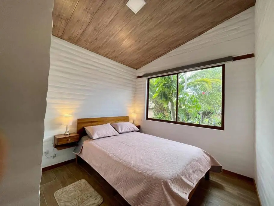 House in the middle of nature 10 minutes from the AirPort