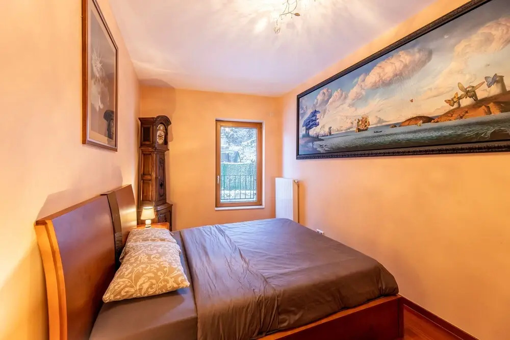 Spacious 2BR Apt w Terrace Pkg Near DT