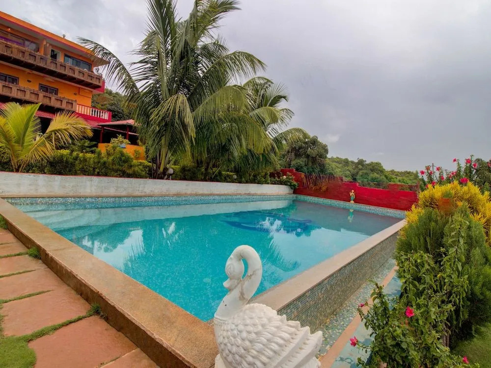 Capital O 37435 La Papa Resort