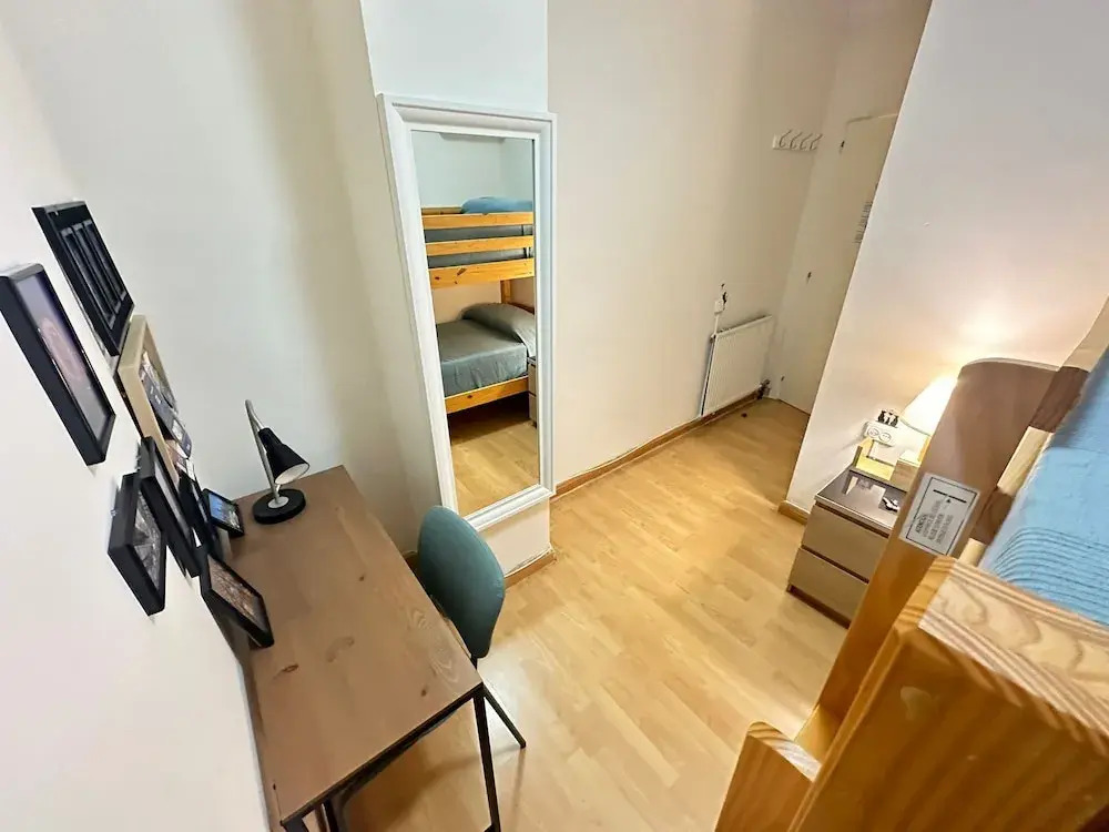 Rooms in Apartment Paris