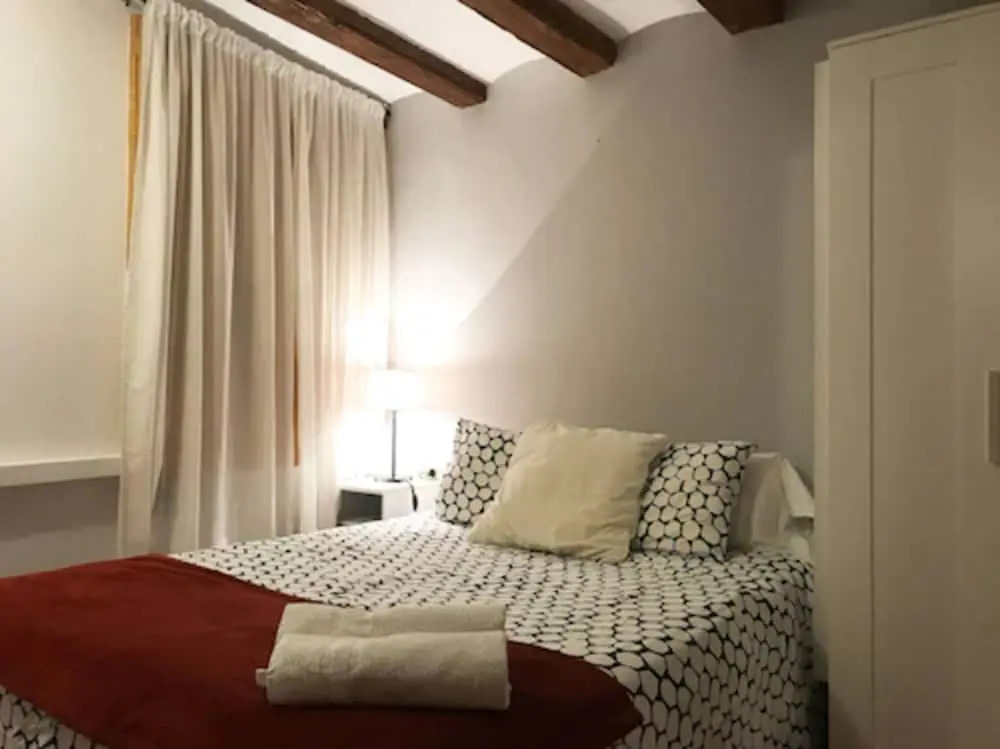 Five Room Family Flat Near Ramblas