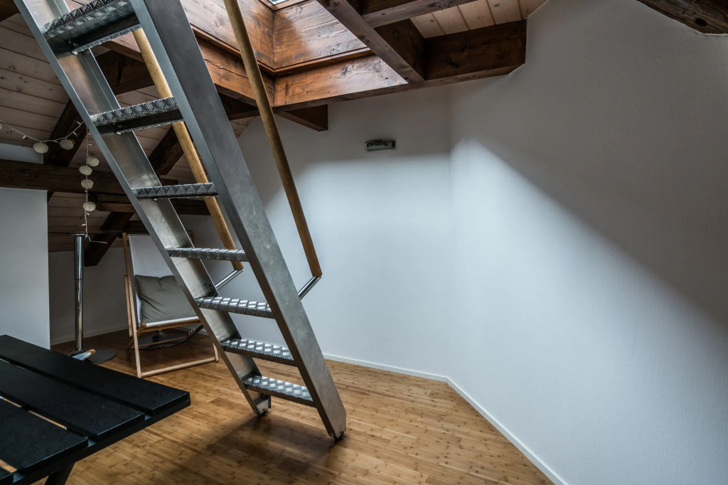 Le Bijou Lintheschergasse / Zurich HB