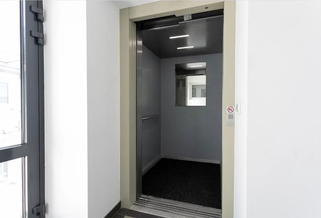 Between Schoenbrunn and City Center Apt 35