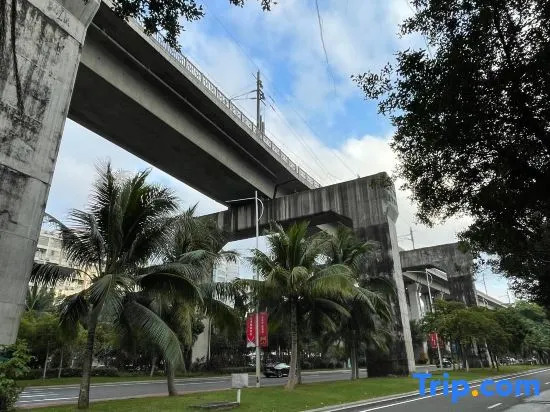 Haikou Muyue Intelligent Hotel (Wuyue Plaza High-speed Railway East Station)