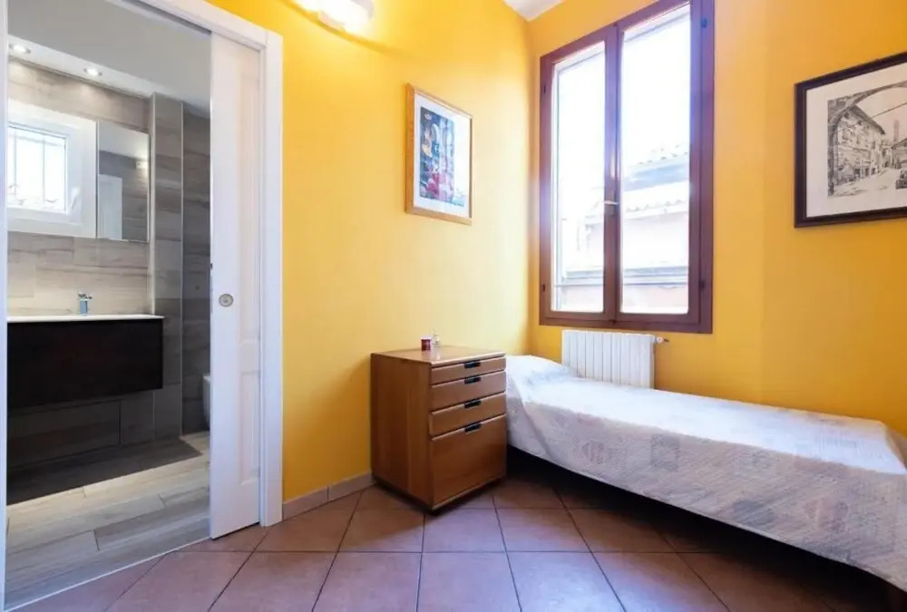 Valdonica in Bologna