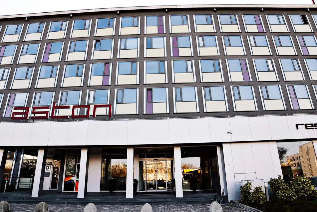 Aston Hotel