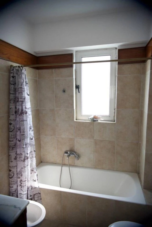 Cosy-relaxing Flat Very Close to Underground