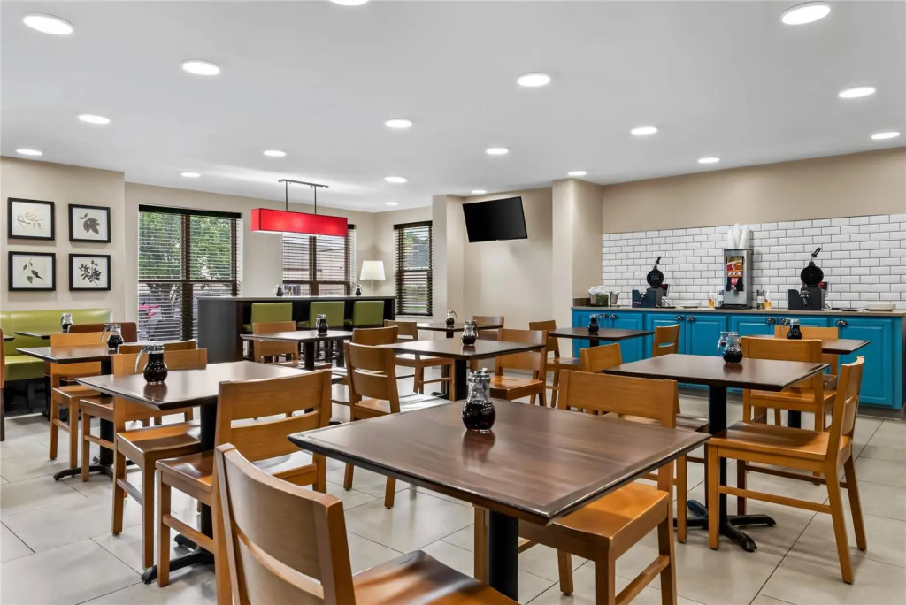 Country Inn & Suites by Radisson, Chambersburg, PA