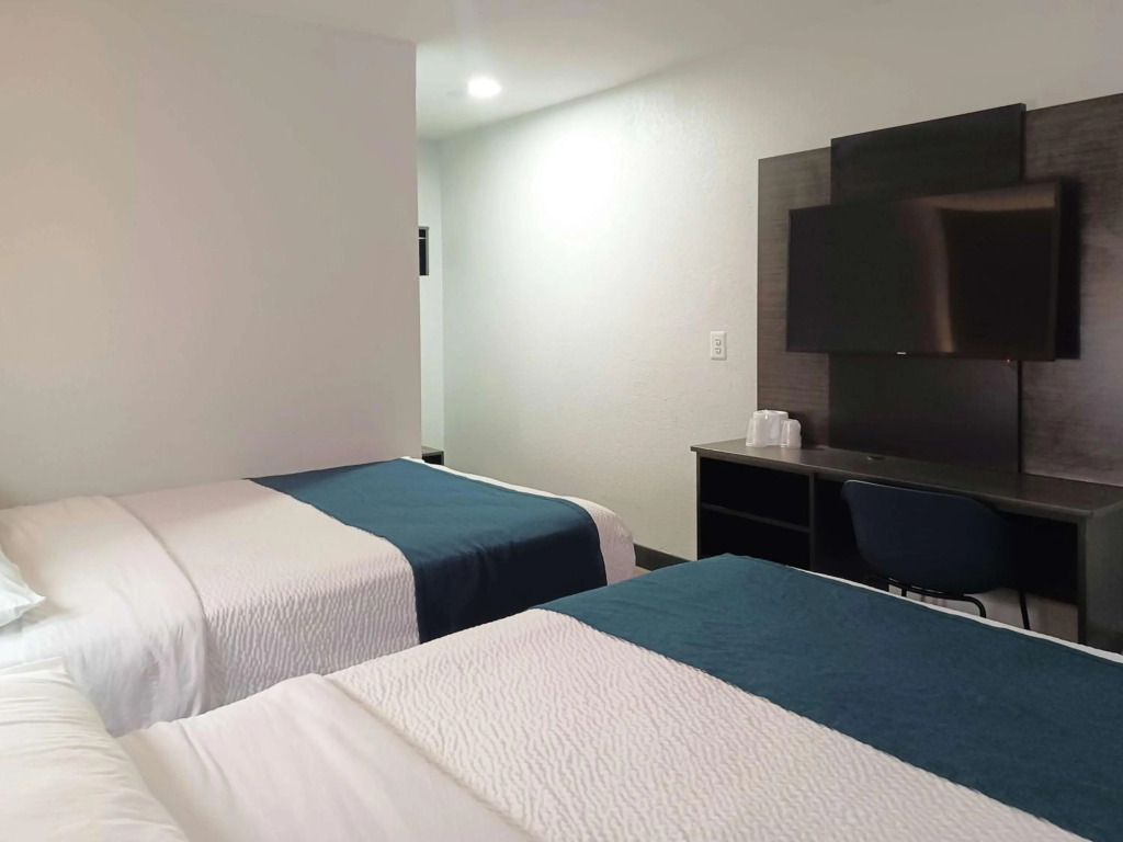 Motel 6-Fresno, CA - Blackstone North
