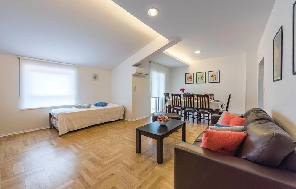 Stunning Home in Porec With Wifi and 3 Bedrooms