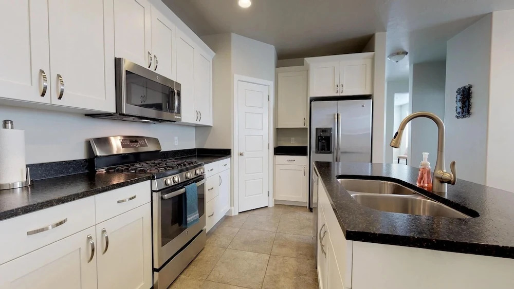 Sweet 3 Bedroom Apts