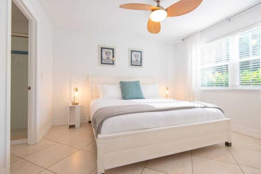 Hutchinson Island Beach Retreat | Pets Welcome