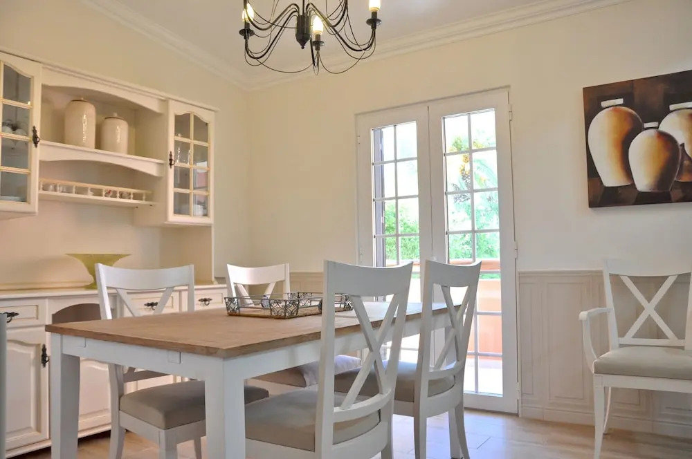 Fantastic for Family Gatherings, Optional Pool Heating, Free Air Con Wifi