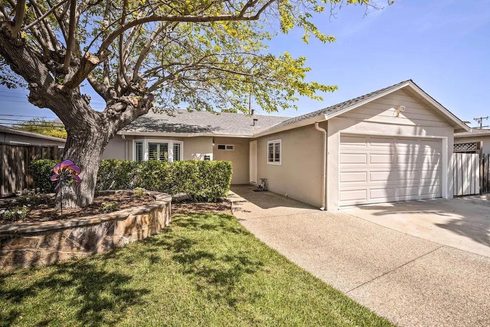 Walkable Family Home Near Levi's Stadium!