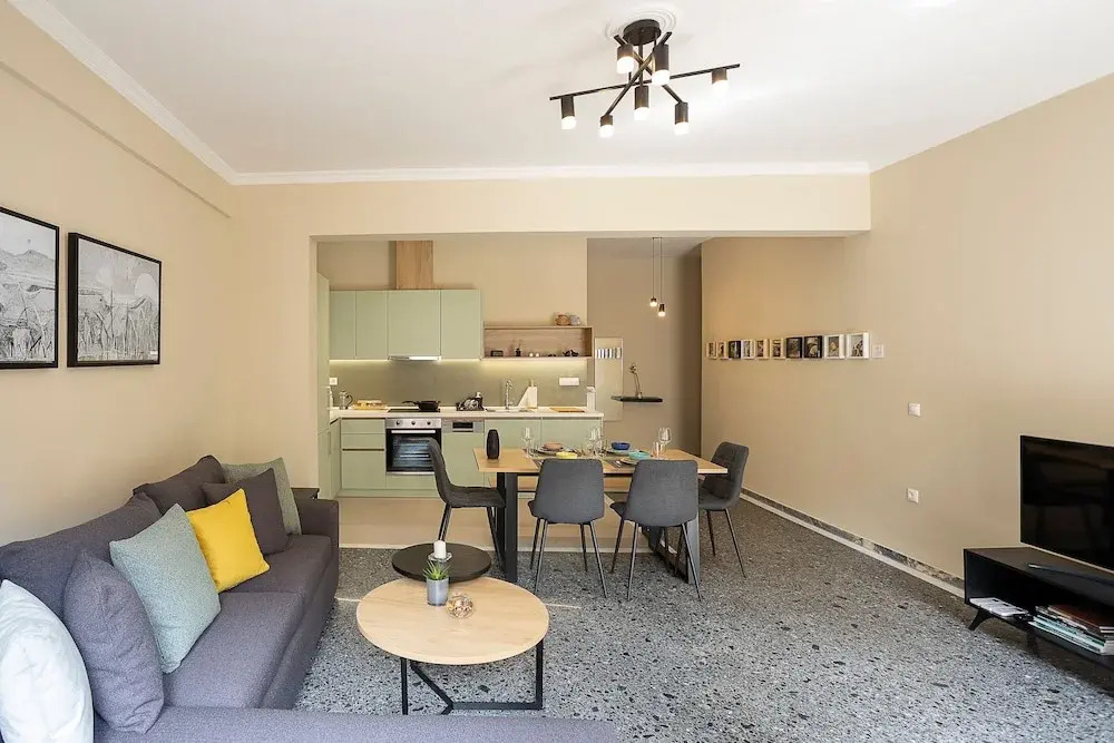 Spacious 2-bedroom Retreat in the Heart of Athens
