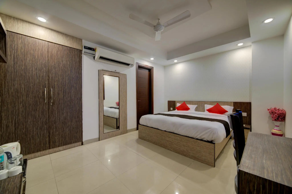 OYO 22527 Supreme Residency