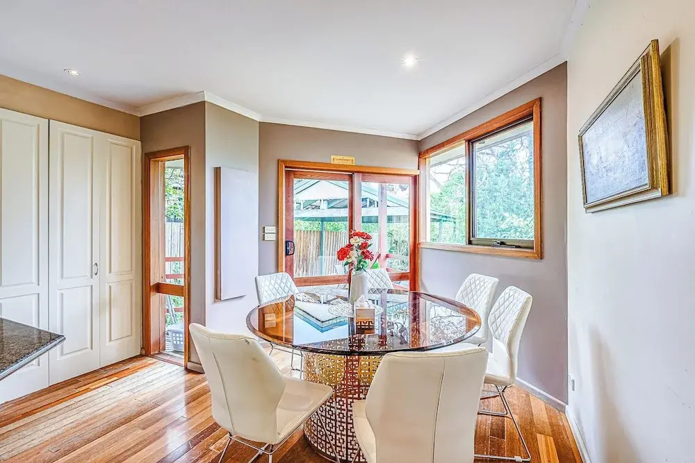 StayAU Comfy Two-Story with Pool Table