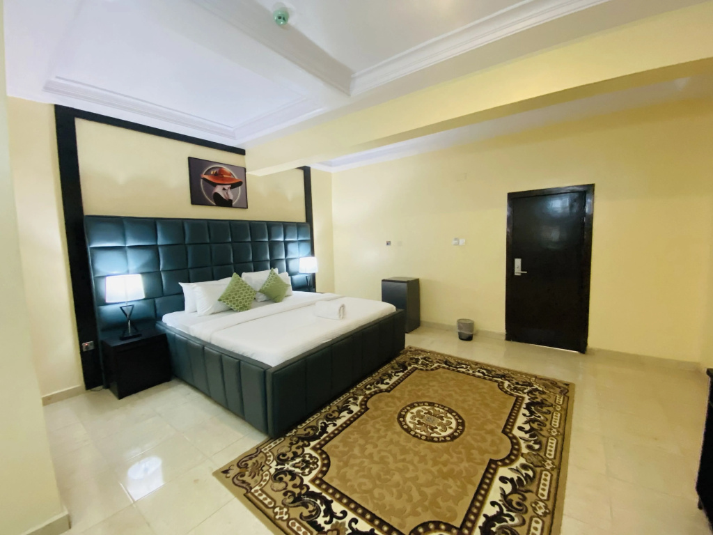 Light Spring Hotel